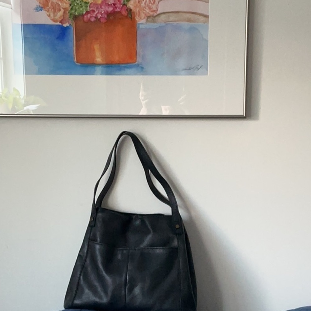 Black Leather Shoulder Bag with Spacious Design
